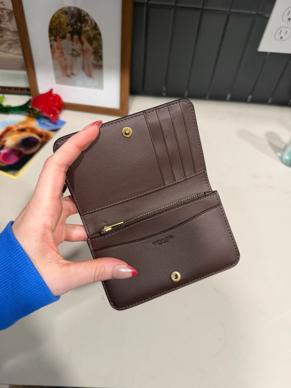 Coach Brown Leather Wallet with Gold 'C' Logo - Picture 4 of 5